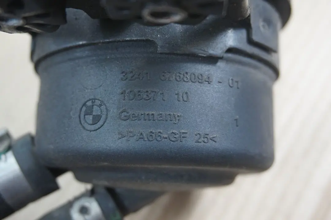 Oil Carrier Radiator Return Line Hose Pipe to BMW 1 3 Series E81 E87 E90 E91 LCI with Part number 6850582 BMW 1 3 Series E81 E87 E90 E91 LCI Oil Carrier Radiator Return Line Hose Pipe - SKU 6768094-2 - Part number 6850582