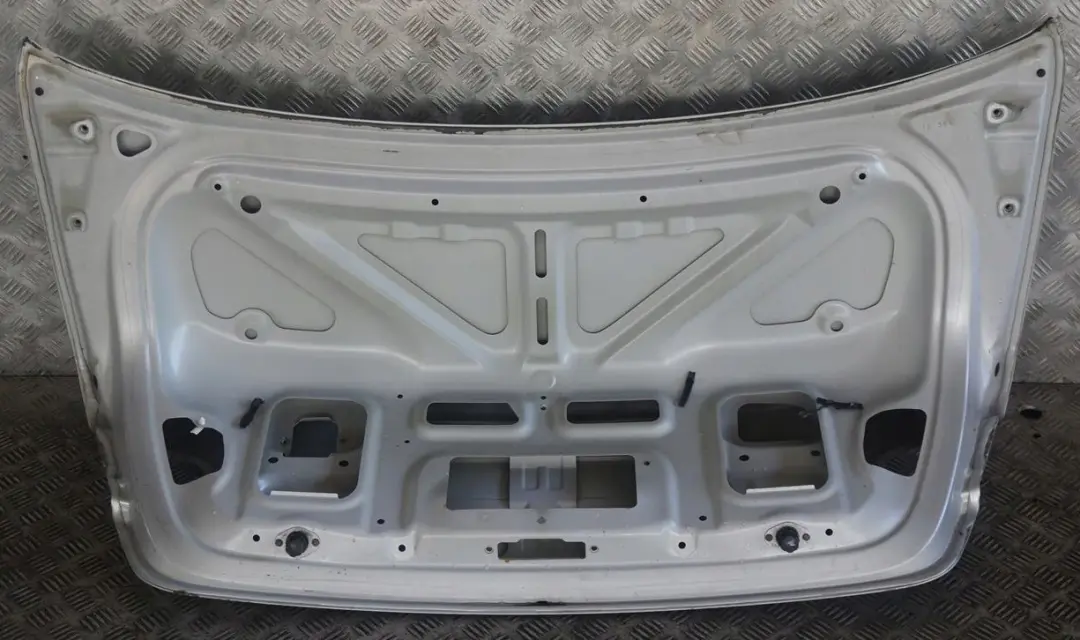 Klapa tylna tył bagażnika titansilber do BMW E92 o numerze 7168515 BMW E92 Klapa tylna tył bagażnika titansilber - SKU 7168515-TS - Numer Części 7168515