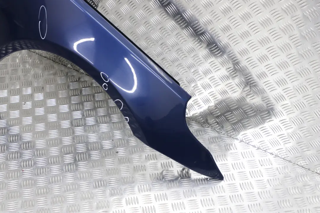 Pannello Laterale Anteriore Destro Parafango Blu Mistico - per BMW E60 E61 2 con numero di parte 7111430 BMW E60 E61 2 Pannello Laterale Anteriore Destro Parafango Blu Mistico - - SKU 7111430-MYS2 - Numero di parte 7111430