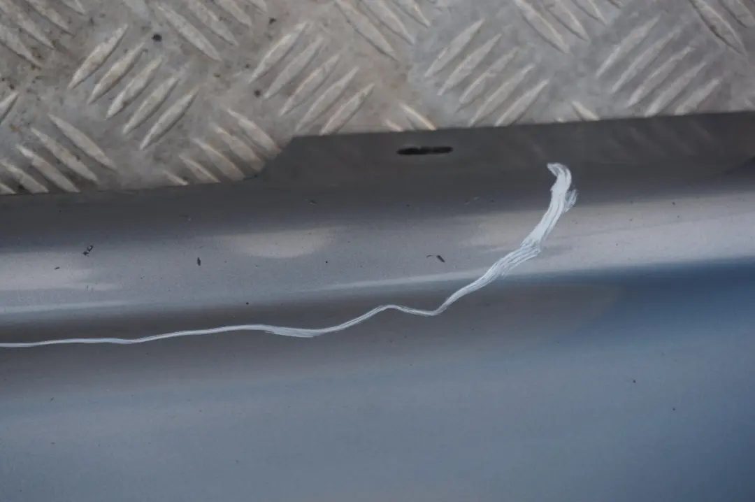 Listón de umbral faldón lateral derecho Azul Quarzblau Metalizado A18 para BMW E87 con número de pieza 32948 BMW E87 Listón de umbral faldón lateral derecho Azul Quarzblau Metalizado A18 - SKU 0032948-QB13 - Número de pieza 32948