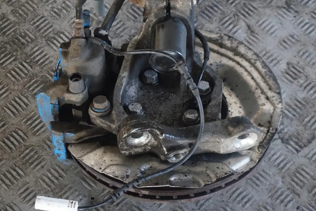 320si N45 Amortyzator zwrotnica lewa SPORT do BMW E90 o numerze 8036553 BMW E90 320si N45 Amortyzator zwrotnica lewa SPORT - SKU 8036553-4 - Numer Części 8036553