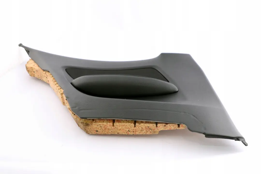 Trasera Izquierda Panel de Puerta de Tarjeta de Tela Red Antracita para BMW E81 con número de pieza 9121319 BMW E81 Trasera Izquierda Panel de Puerta de Tarjeta de Tela Red Antracita - SKU 9121319 - Número de pieza 9121319