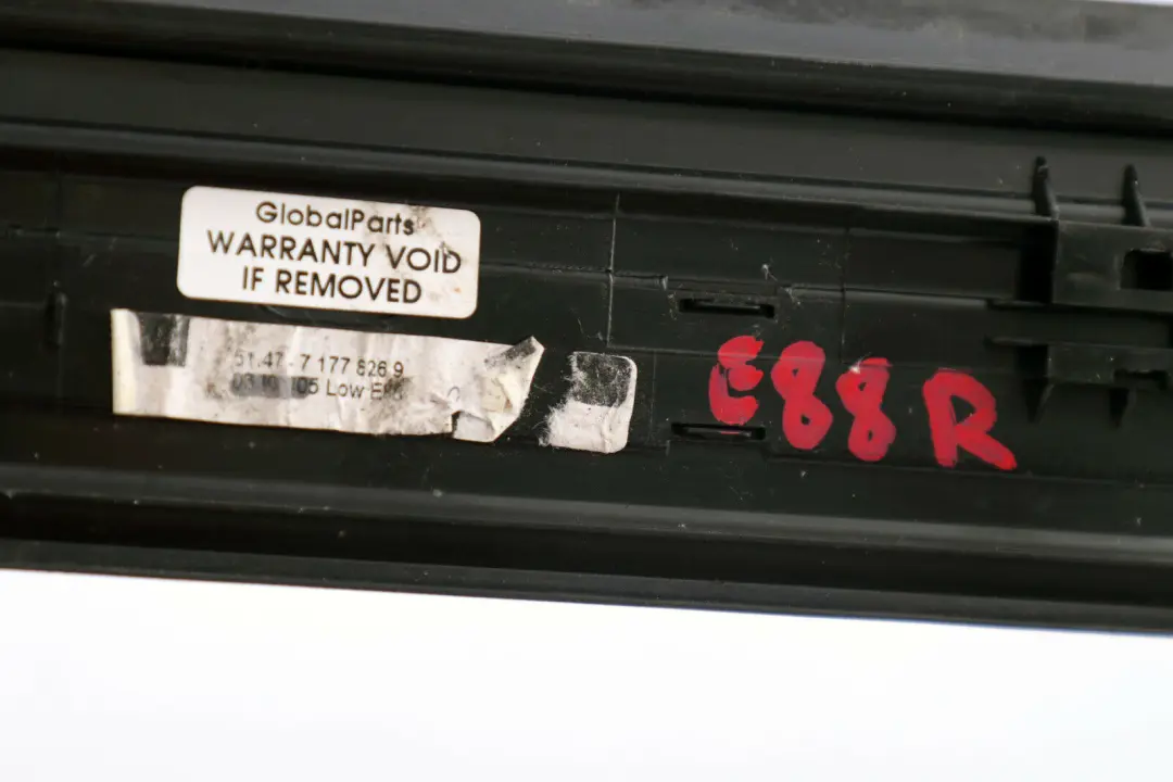 Reihe E88 Cabrio Blende Einstieg Rechts Schwarz Black 5147 für BMW 1 mit Teilenummer 7177826 BMW 1 Reihe E88 Cabrio Blende Einstieg Rechts Schwarz Black 5147 - SKU 7177826 - Teilenummer 7177826