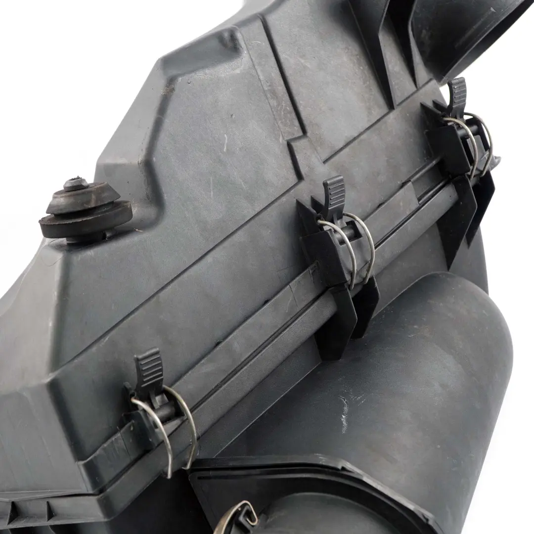 Mercedes-Benz W210 M112 Scatola Filtro Aria per con numero di parte A1120900801 Mercedes-Benz W210 M112 Scatola Filtro Aria - SKU A1120900801 - Numero di parte A1120900801