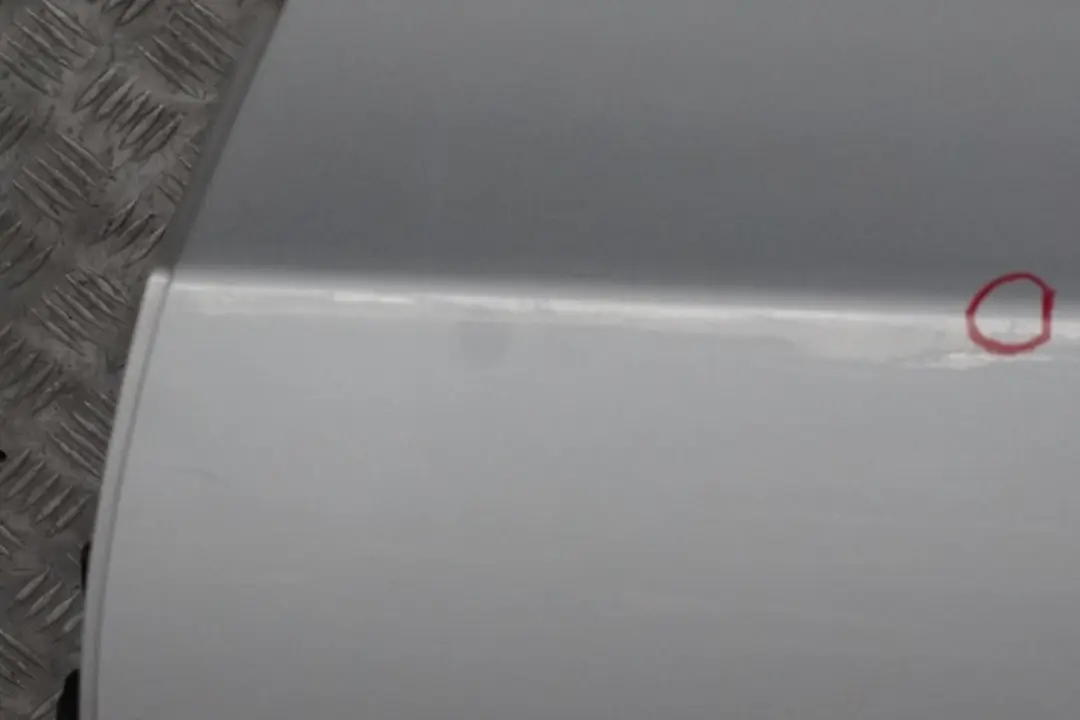 Porta Posteriore Sinistra Argento-Titanio Titan Argento Metallico - per BMW E60 4 con numero di parte 7202341 BMW E60 4 Porta Posteriore Sinistra Argento-Titanio Titan Argento Metallico - - SKU 7202341-TS4 - Numero di parte 7202341