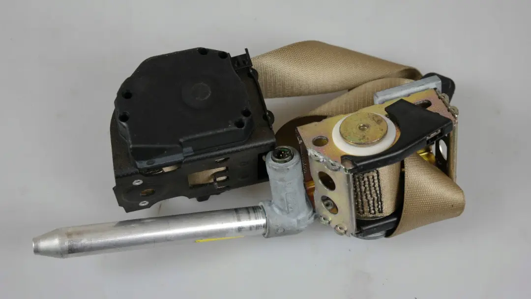 pas bezpieczeństwa tylny lewy napinacz do BMW E65 E66 o numerze 7025107 BMW E65 E66 pas bezpieczeństwa tylny lewy napinacz - SKU 7025107 - Numer Części 7025107