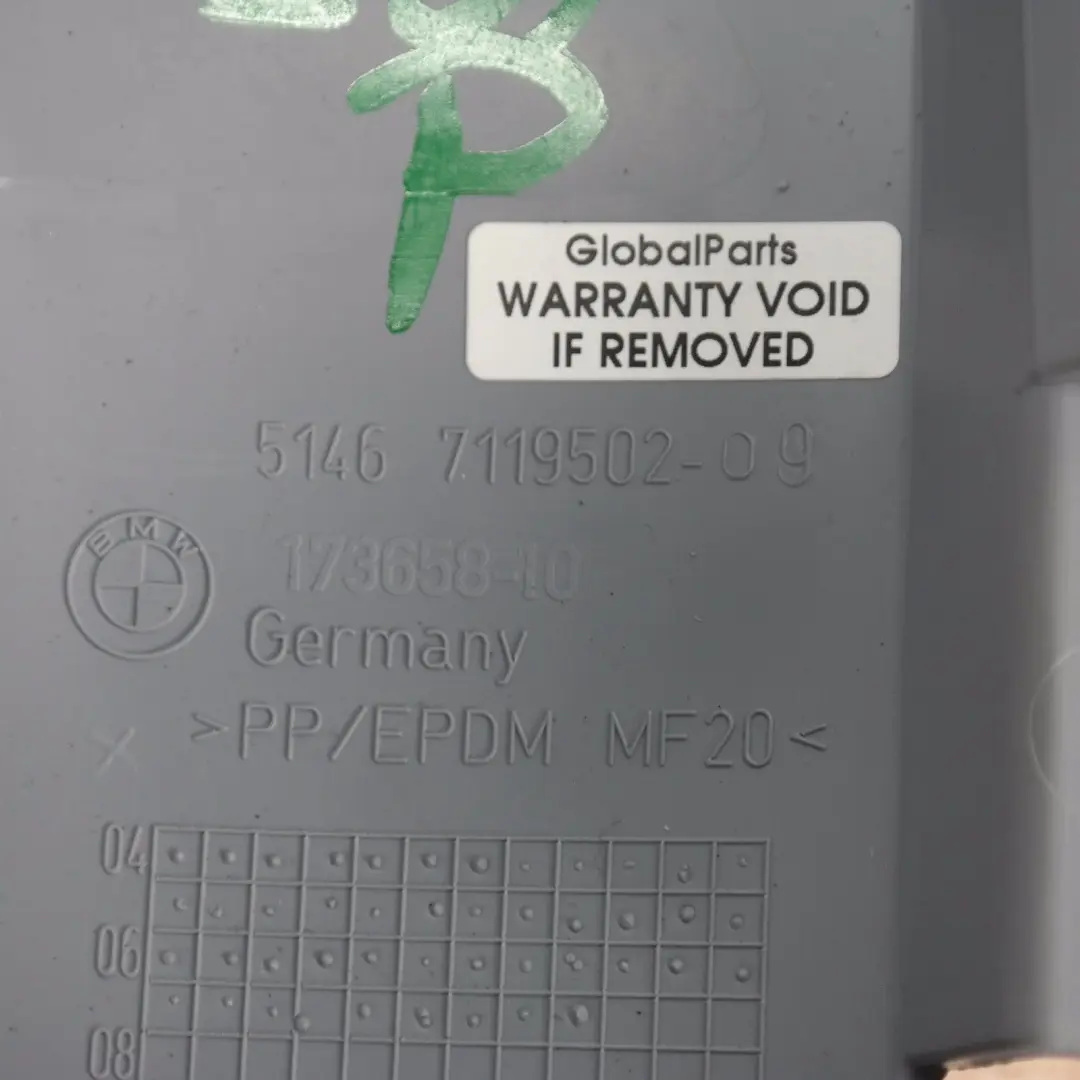 mocowanie półki bagażnika prawe 7119502 do BMW E87 o numerze 7120790 BMW E87 mocowanie półki bagażnika prawe 7119502 - SKU 7120790 - Numer Części 7120790