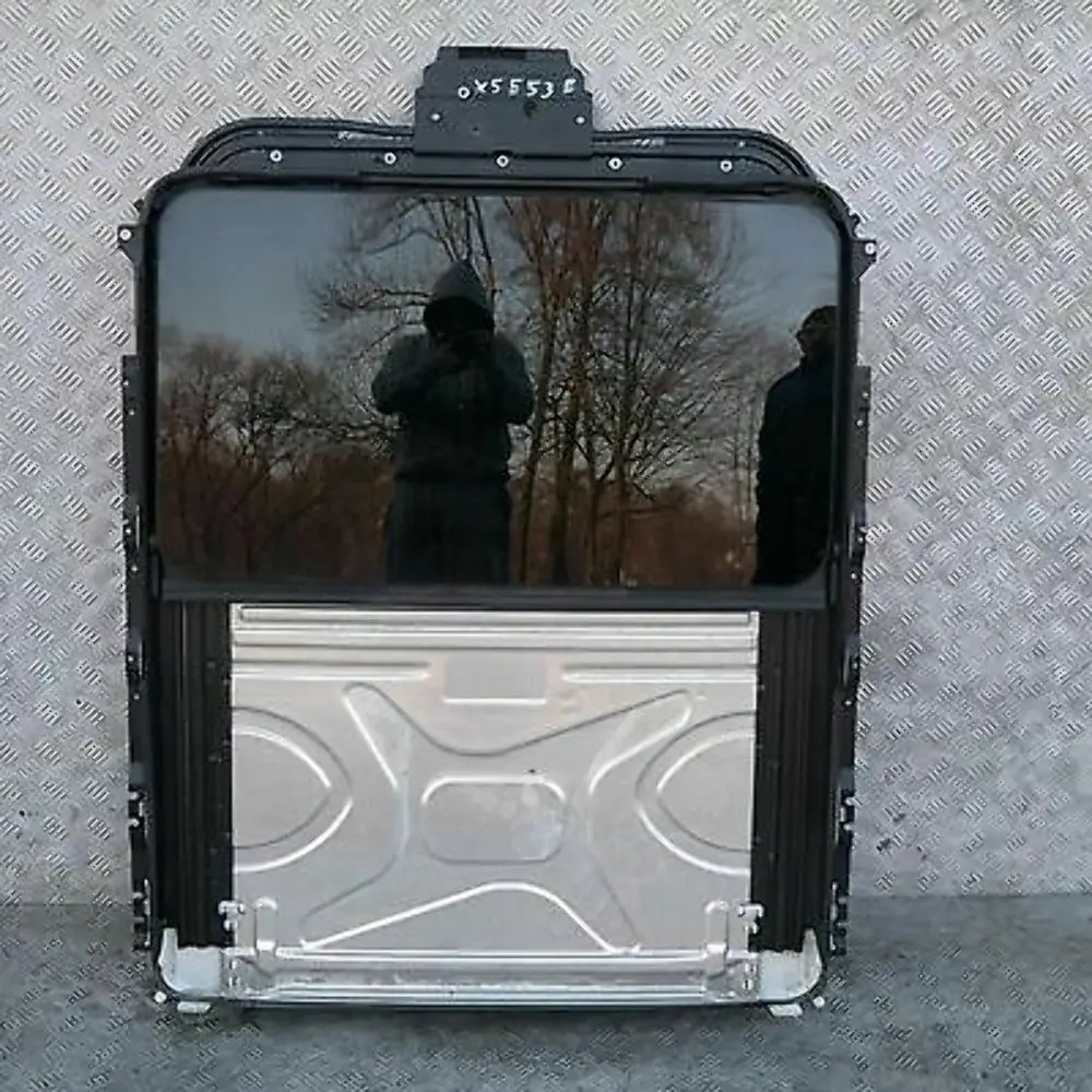 Szyberdach panorama dach rama do BMW X5 E53 o numerze 8408062 BMW X5 E53 Szyberdach panorama dach rama - SKU 8408062 - Numer Części 8408062