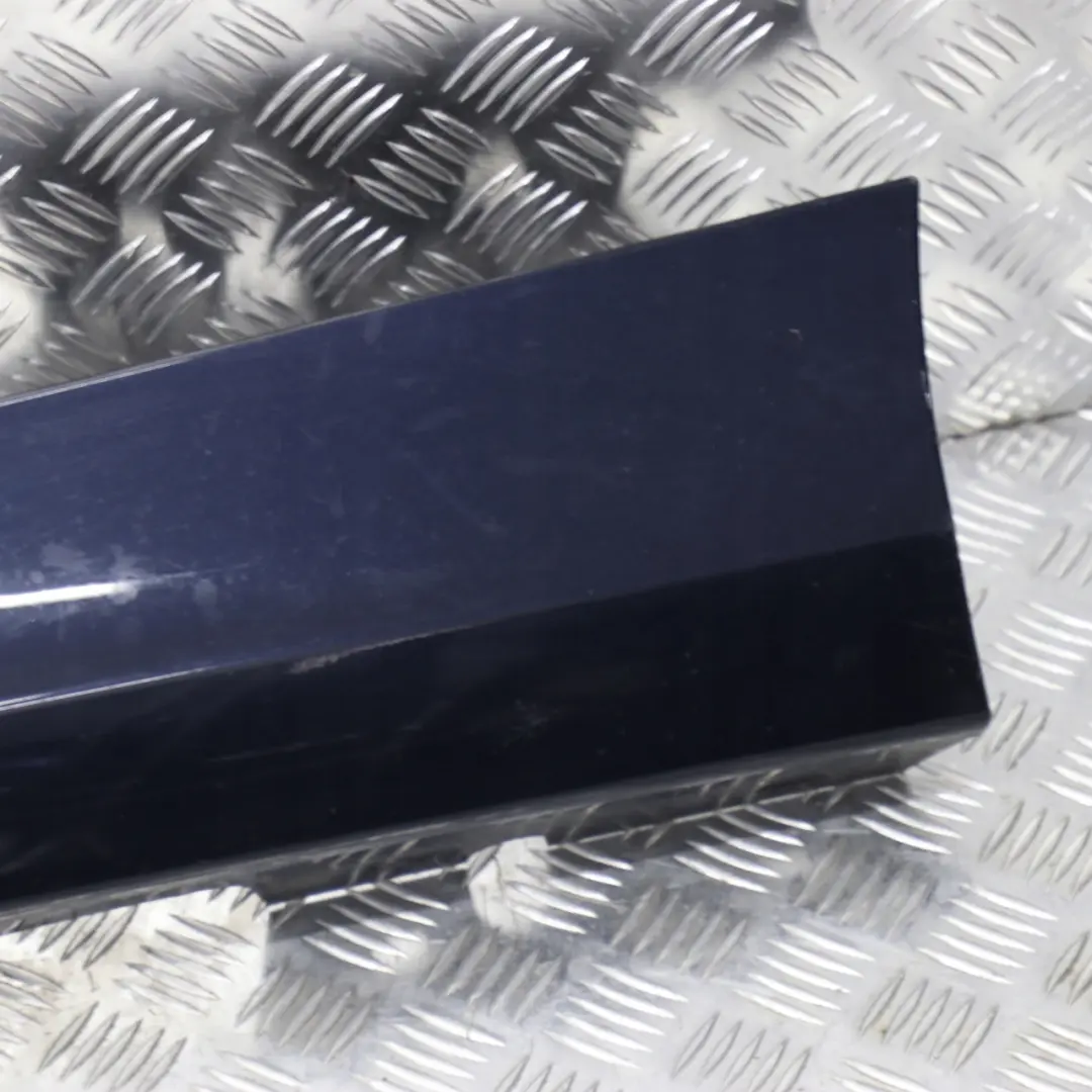 Listello Portiera Apertura Gonna SX Blu Monaco Blu A35 per BMW E81 E82 E88 con numero di parte 51770036143 BMW E81 E82 E88 Listello Portiera Apertura Gonna SX Blu Monaco Blu A35 - SKU 0036143-MB - Numero di parte 51770036143