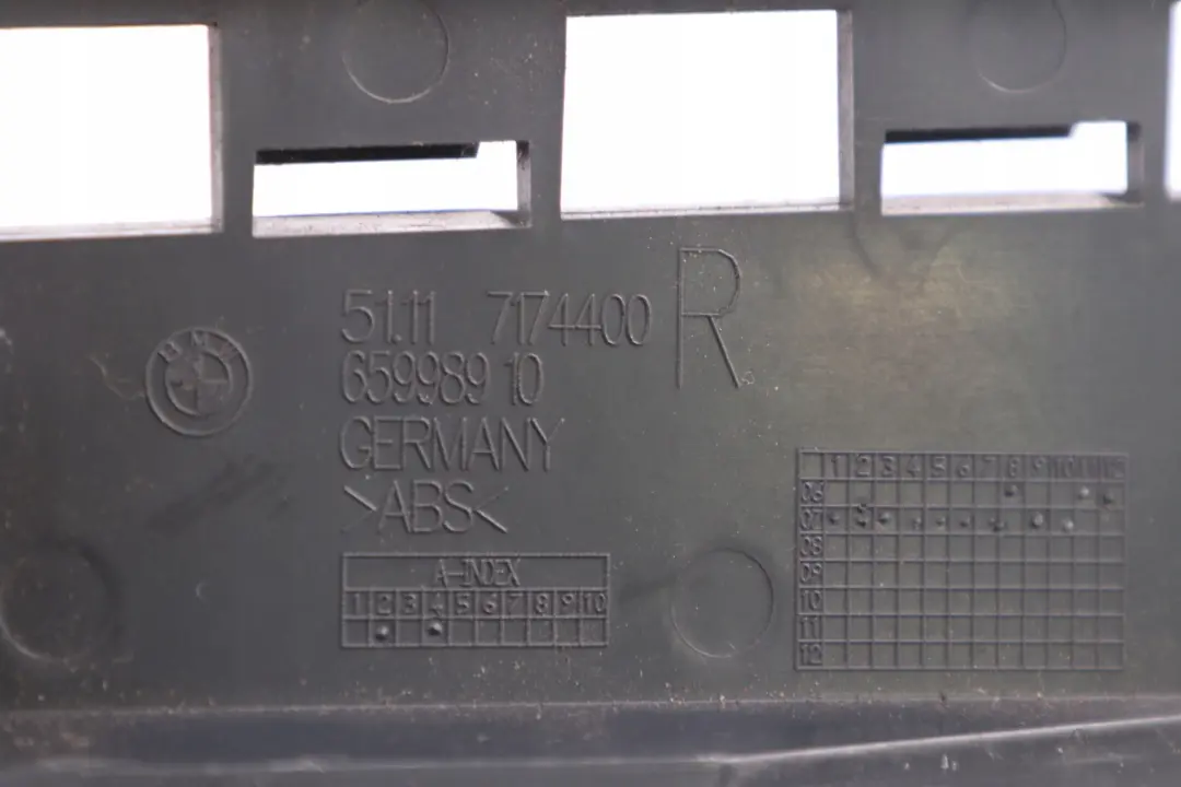 Retaining Strip B-pillar Right O/S to BMW 1 Series E87N E87 LCI with Part number 7174400 BMW 1 Series E87N E87 LCI Retaining Strip B-pillar Right O/S - SKU 7174400 - Part number 7174400