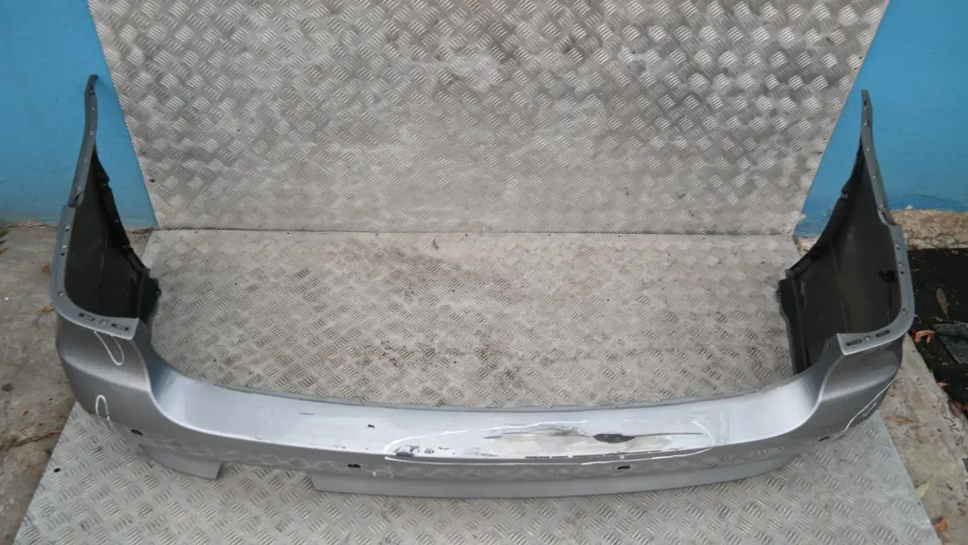 BMW E61 Zderzak tylny tył pdc silbergrau A08 - SKU 0306983-SBG - Numer Części 51120306983