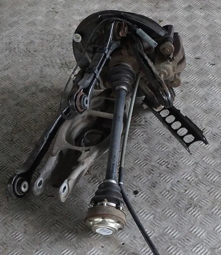 BMW 1 E87 118d M47N2 Abtriebswelle Schwenklager Bremssattel Bremse Hinten Links - SKU 6774809-25 - Teilenummer 6774809
