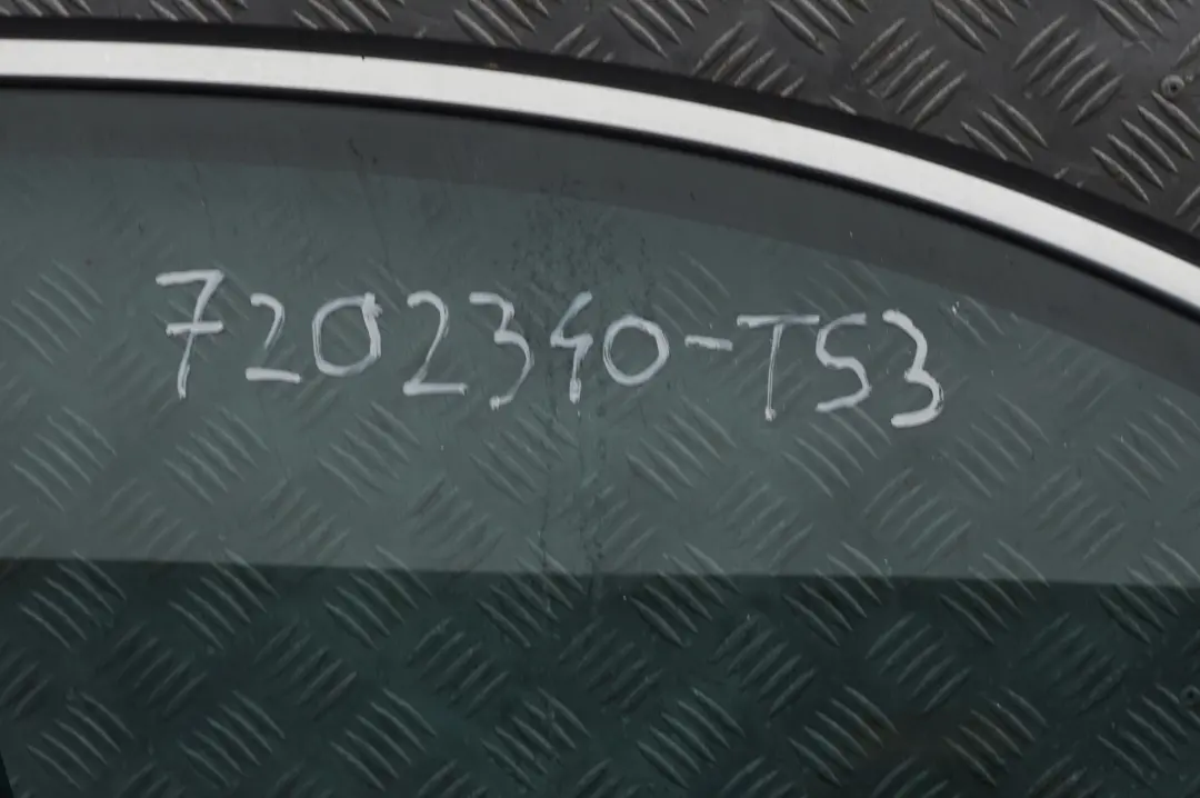 Drzwi prawe przednie titansilber do BMW E60 E61 o numerze 7202340 BMW E60 E61 Drzwi prawe przednie titansilber - SKU 7202340-TS3 - Numer Części 7202340