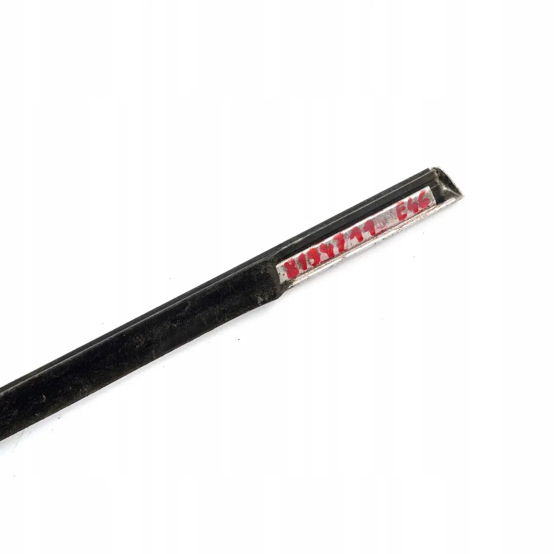 Burlete Exterior Delantera Izquierda Cromado para BMW E46 Berlina Touring con número de pieza 8194711 BMW E46 Berlina Touring Burlete Exterior Delantera Izquierda Cromado - SKU 8194711 - Número de pieza 8194711