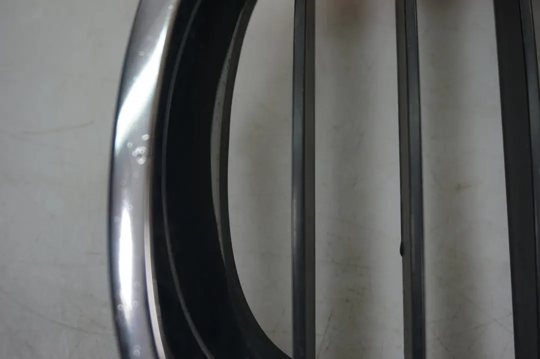 BMW 5 Series E60 E61 LCI Grille Left N/S Chrome Black - SKU 7027061 - Part number 7027061