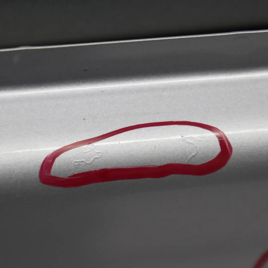 Mercedes-Benz W414 Porte avant Droite Brilliant Argent Metallise - 9744 pour à propos du numéro de pièce A4147200105 Mercedes-Benz W414 Porte avant Droite Brilliant Argent Metallise - 9744 - SKU A4147200105-BRS - Numéro de pièce A4147200105