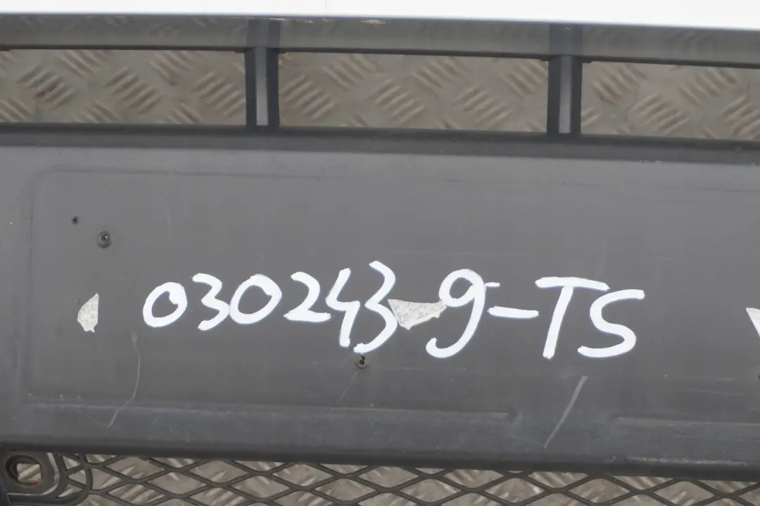 Zderzak przedni przód titansilber 354 do BMW E83 X3 o numerze 0302439 BMW E83 X3 Zderzak przedni przód titansilber 354 - SKU 0302439-TS - Numer Części 0302439