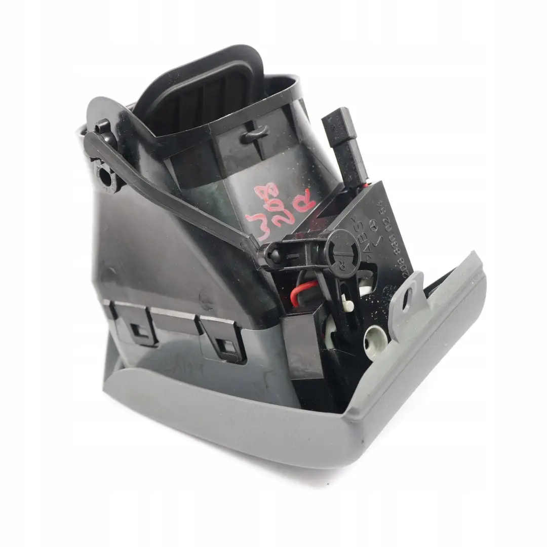 W208 Kratka wlot nawiewu powietrza do MERCEDES CLK o numerze A2088300254 MERCEDES CLK W208 Kratka wlot nawiewu powietrza - SKU A2088300254 - Numer Części A2088300254