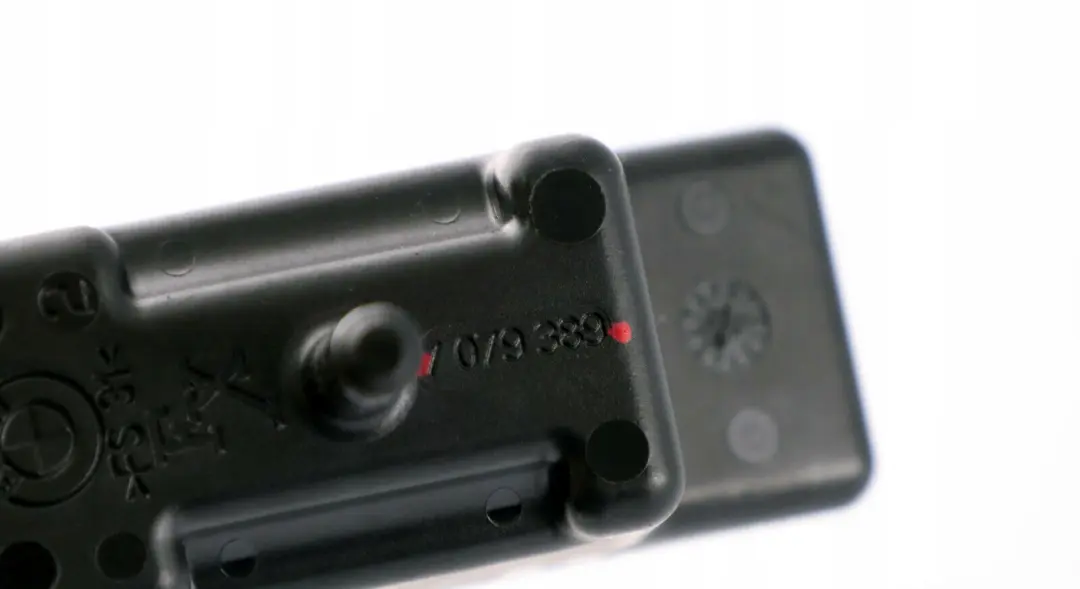 F11N F18 F18N LCI Einsatz Posacenere 7079389 per BMW E60 E60N E61N F07 F10 F11 con numero di parte 7263456 BMW E60 E60N E61N F07 F10 F11 F11N F18 F18N LCI Einsatz Posacenere 7079389 - SKU 7263456 - Numero di parte 7263456