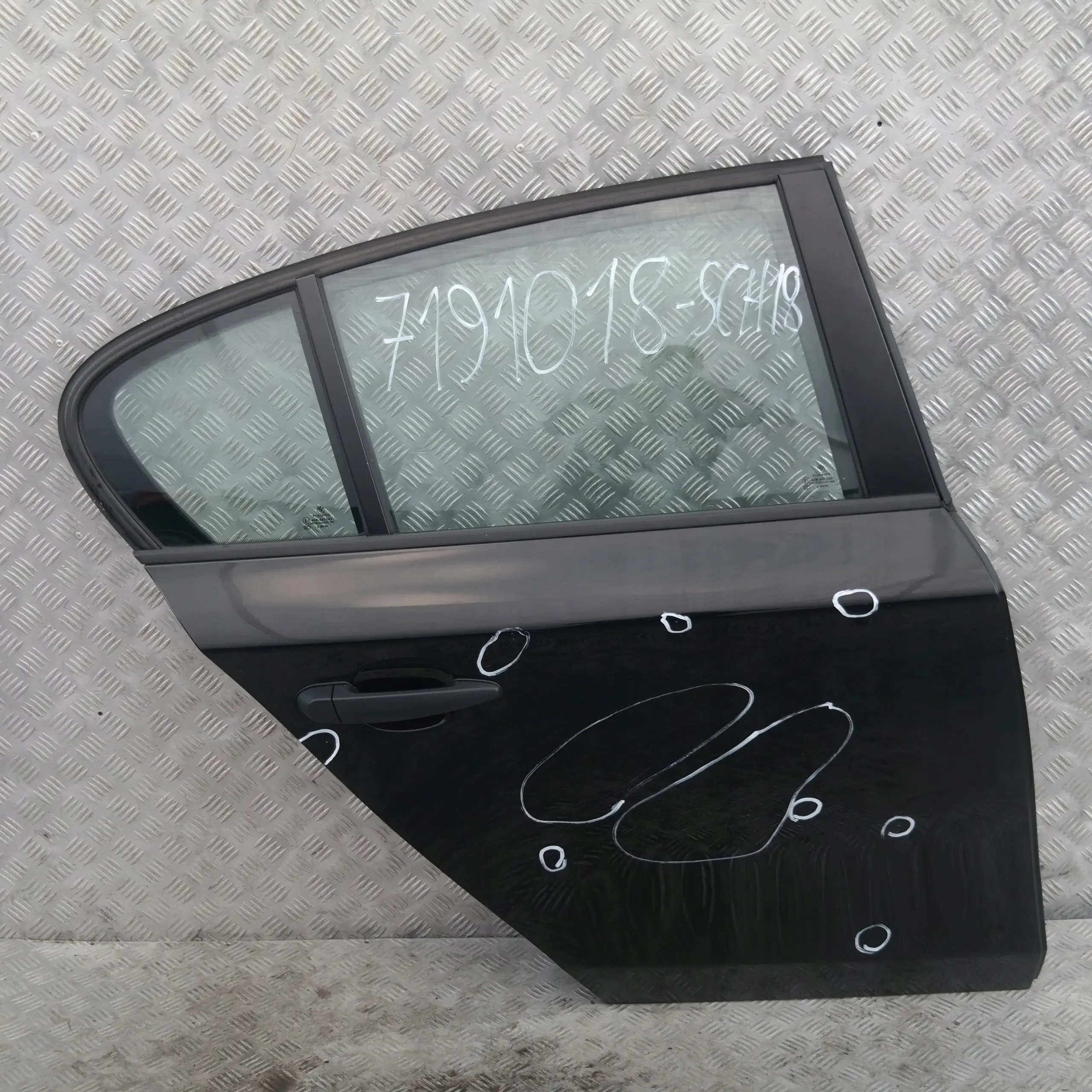 BMW E87 Puerta Trasera Derecha Schwarz 2 Negro II - 668