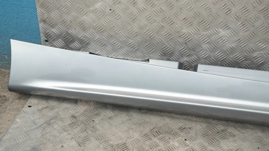 Sill strip side skirt right O/S Quarzblau Blue Metallic A18 to BMW 1 SERIES 3 E87 with Part number 51770032948 BMW 1 SERIES 3 E87 Sill strip side skirt right O/S Quarzblau Blue Metallic A18 - SKU 0032948-QB3 - Part number 51770032948