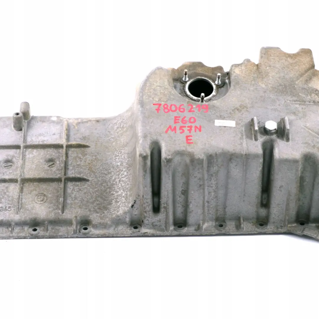 Miska olejowa M57N M57N2 do BMW E60 E61 E63 E65 o numerze 7793495 BMW E60 E61 E63 E65 Miska olejowa M57N M57N2 - SKU 7806219 - Numer Części 7793495