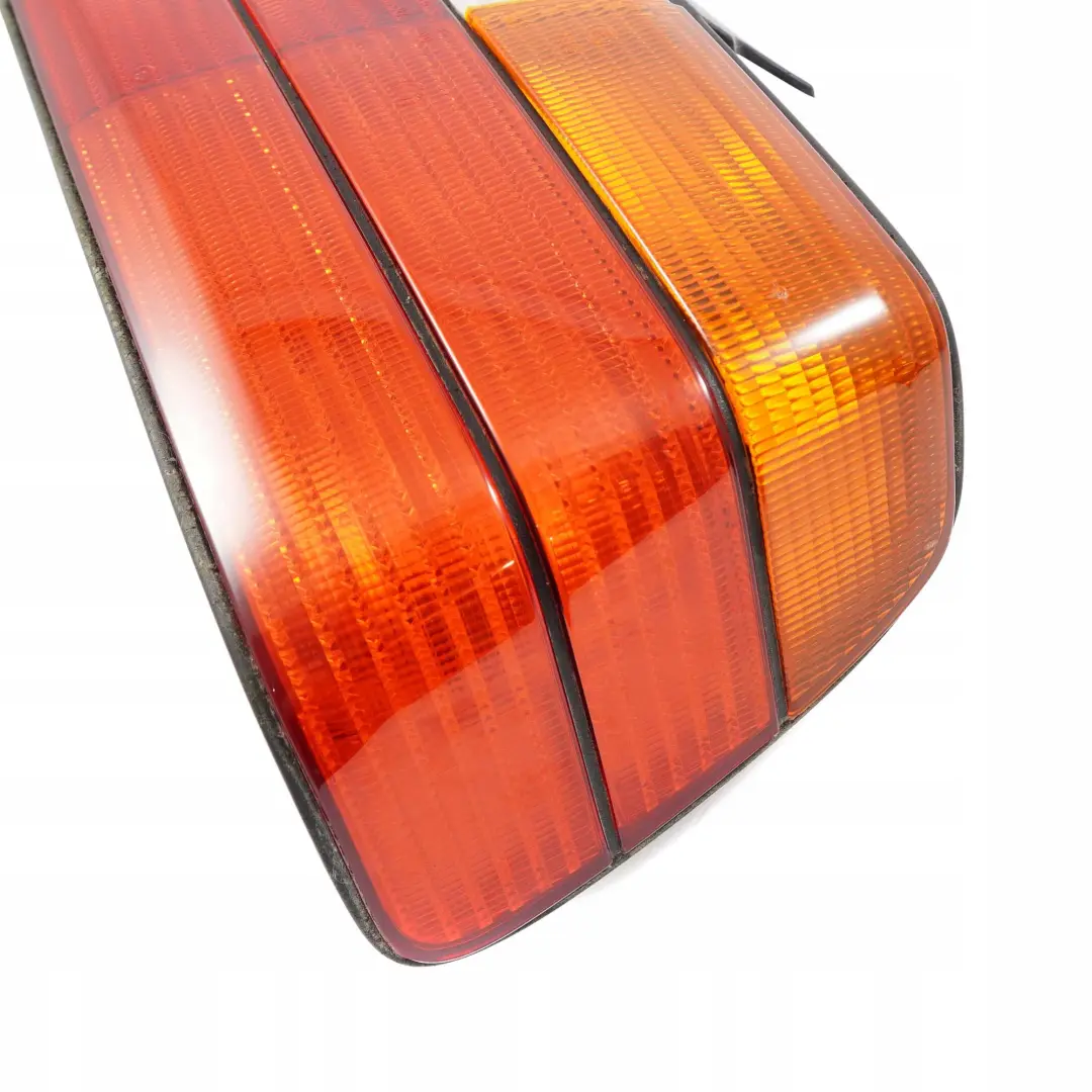 Feu Arriere Hayon Arriere Droite pour BMW 3 E36 Saloon à propos du numéro de pièce 1387362 BMW 3 E36 Saloon Feu Arriere Hayon Arriere Droite - SKU 1387362 - Numéro de pièce 1387362