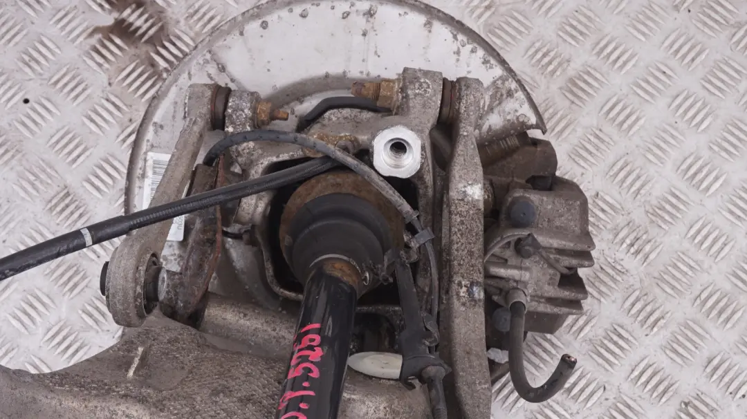 N53 Pinza Freno Disco Suspensión Trasero Derecho para BMW E60 LCI 525i con número de pieza 6770906 BMW E60 LCI 525i N53 Pinza Freno Disco Suspensión Trasero Derecho - SKU 6770906-1 - Número de pieza 6770906