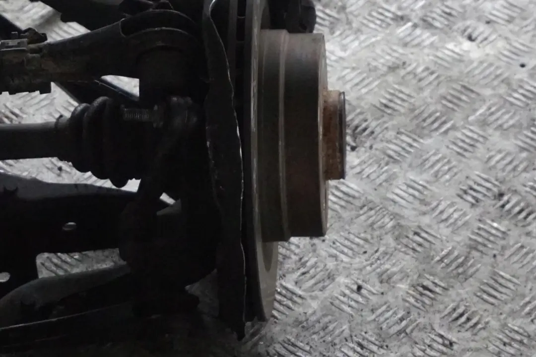 N47N 143 cv Trasera Derecha Suspension Pata Freno Pinza Disco para BMW F30 318d con número de pieza 6792522 BMW F30 318d N47N 143 cv Trasera Derecha Suspension Pata Freno Pinza Disco - SKU 6792522 - Número de pieza 6792522