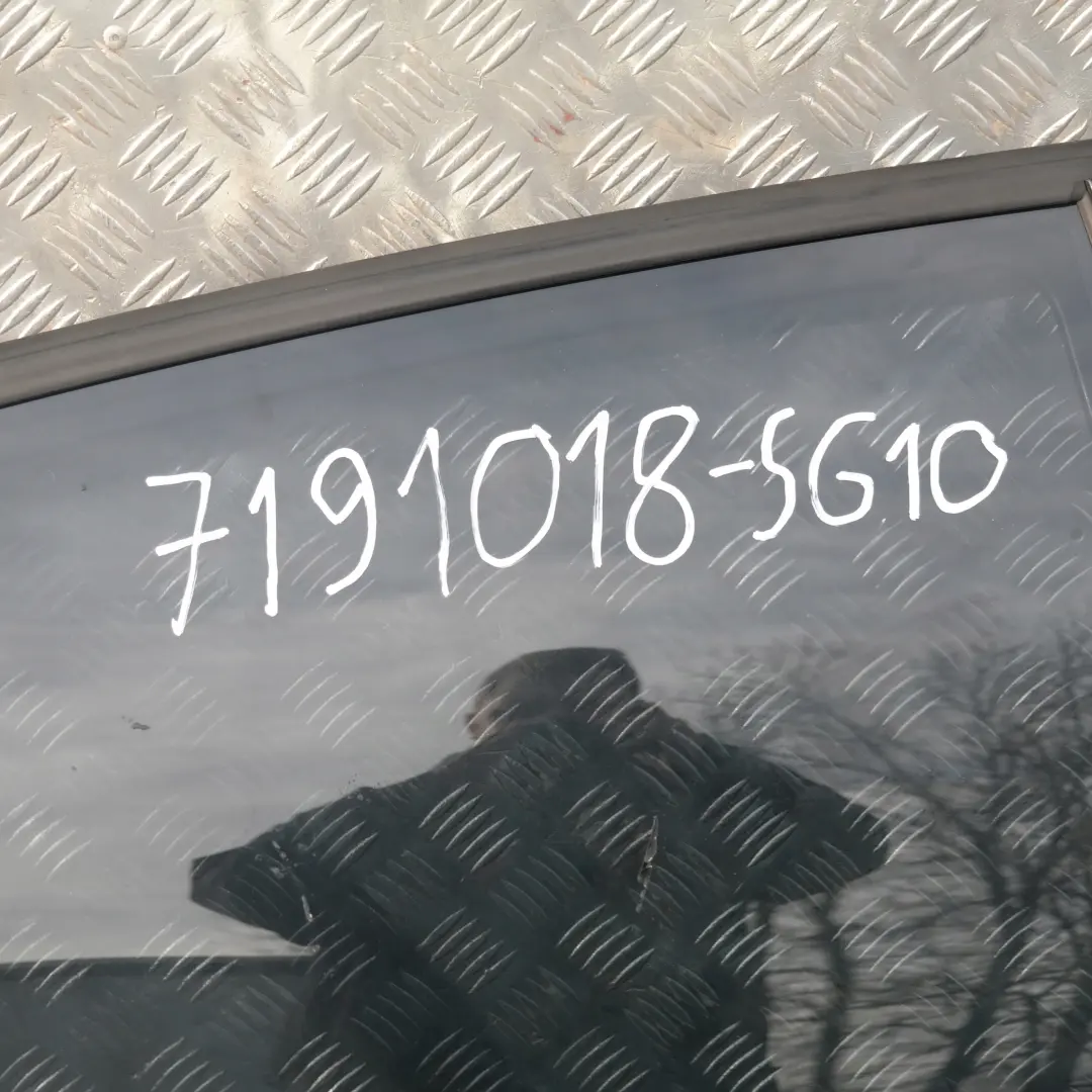 drzwi prawe tylne tył sparkling graphite do BMW 1 E87 o numerze 7191018 BMW 1 E87 drzwi prawe tylne tył sparkling graphite - SKU 7191018-SG10 - Numer Części 7191018