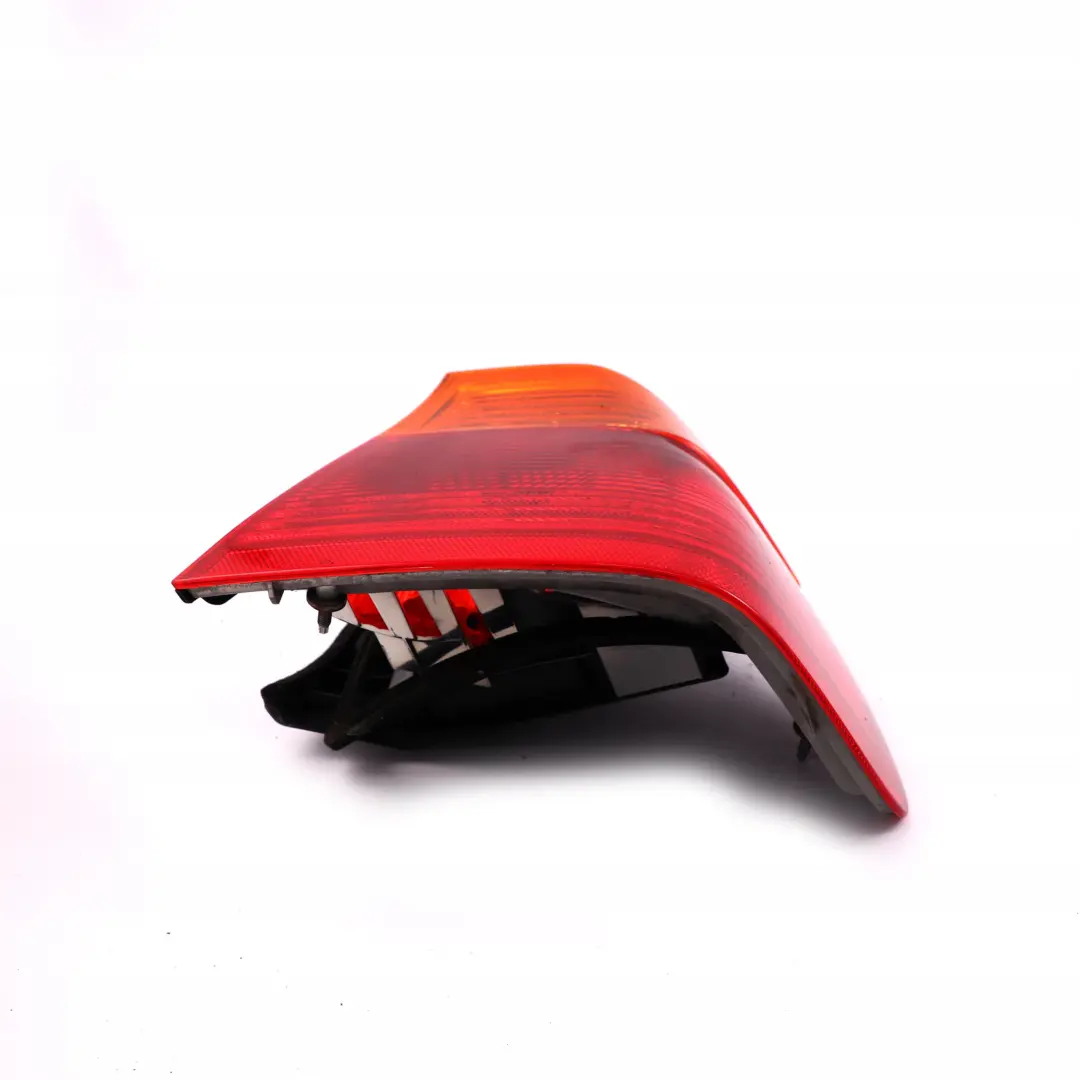 Light In The Side Panel White Right O/S to BMW 3 Series E46 Saloon Rear with Part number 8364922 BMW 3 Series E46 Saloon Rear Light In The Side Panel White Right O/S - SKU 8364922 - Part number 8364922