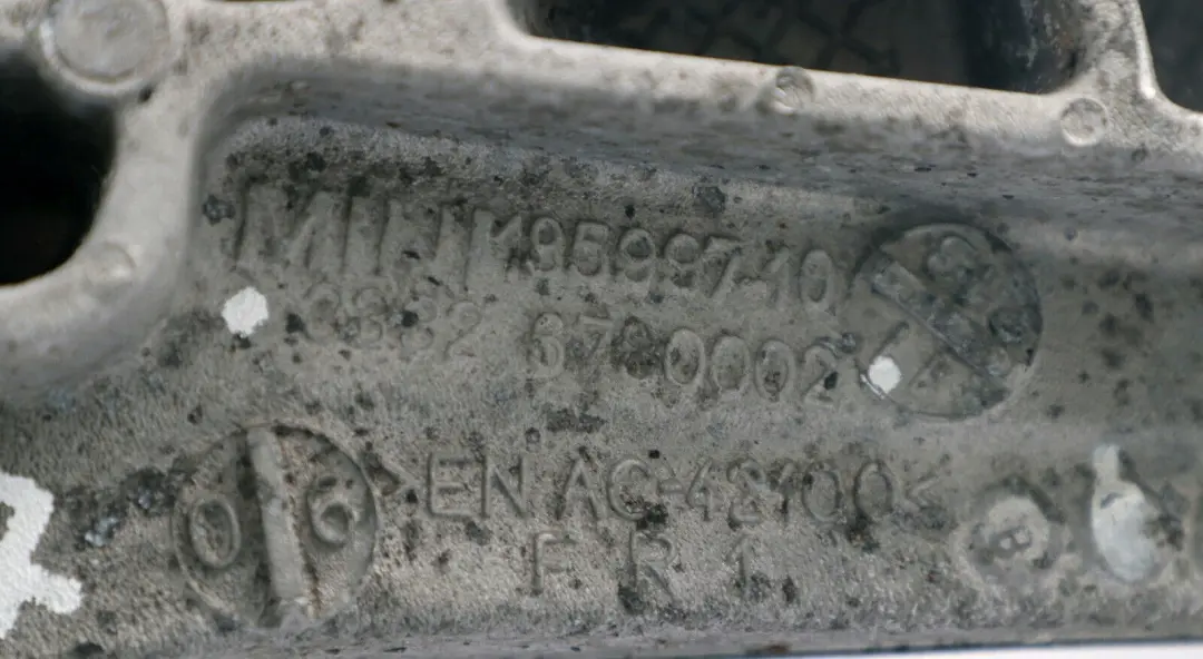 Rad Träger Radquerlenker Hinten Rechts für Mini R55 R56 R57 LCI mit Teilenummer 6765378 Mini R55 R56 R57 LCI Rad Träger Radquerlenker Hinten Rechts - SKU 6765378 - Teilenummer 6765378