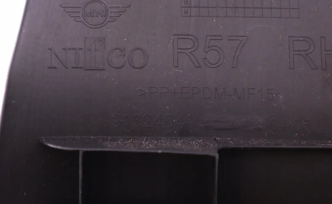 R57N LCI Cabrio Soporte Ventana Trasera Repisa Derecha para Mini R57 con número de pieza 9132404 Mini R57 R57N LCI Cabrio Soporte Ventana Trasera Repisa Derecha - SKU 9132404 - Número de pieza 9132404