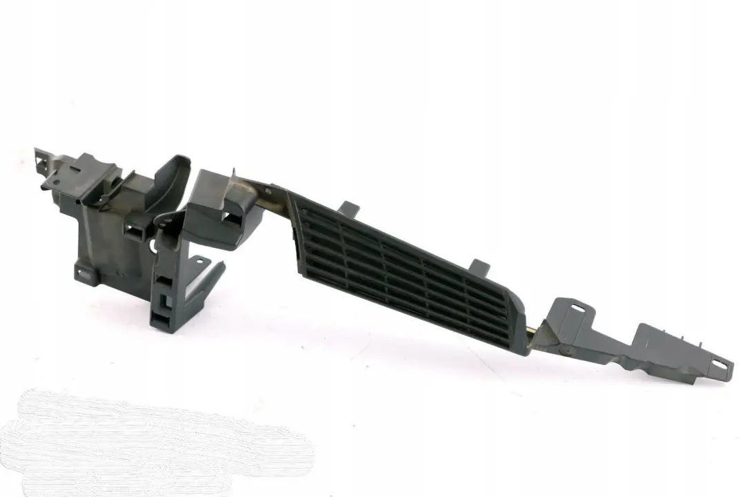 Embellecedor Panel Barandilla Derecha En Maletero 7068910 para BMW E91 E91N LCI con número de pieza 7131802 BMW E91 E91N LCI Embellecedor Panel Barandilla Derecha En Maletero 7068910 - SKU 7131802 - Número de pieza 7131802