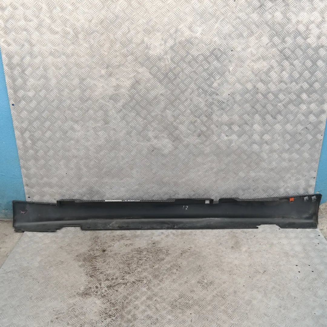 Listwa Progowa Boczna Prawa Czarna Schwarz 2 - 668 do BMW E87 o numerze 32948 BMW E87 Listwa Progowa Boczna Prawa Czarna Schwarz 2 - 668 - SKU 0032948-SCH11 - Numer Części 32948