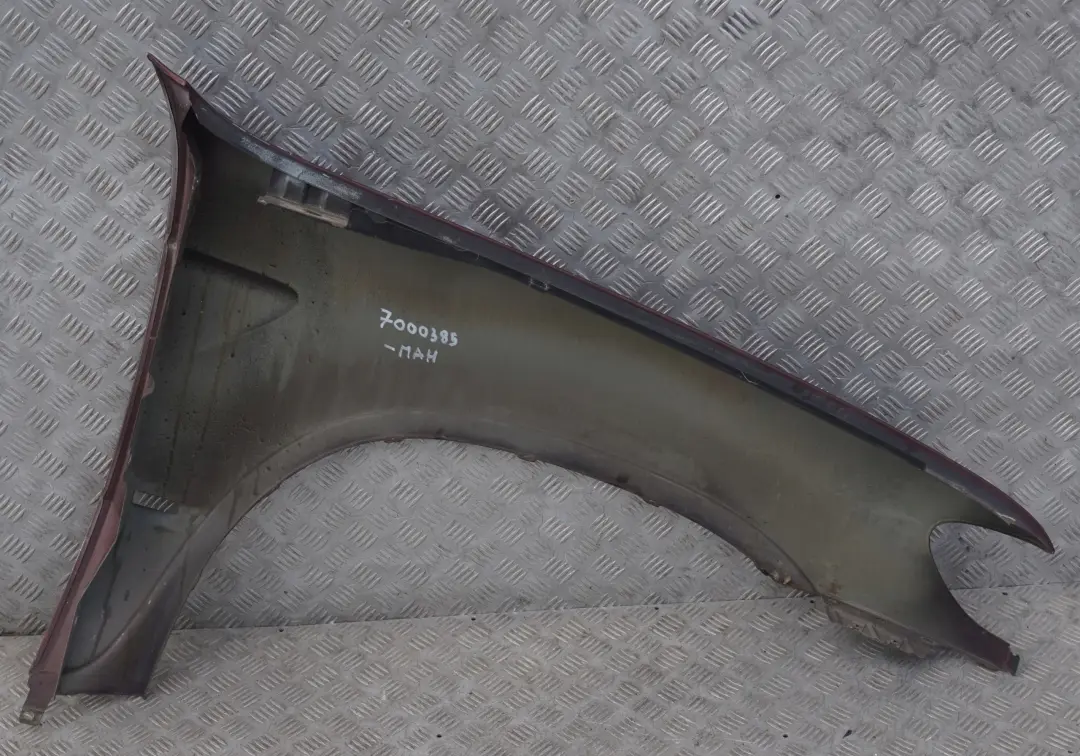 Fahrerseite Seitenwand vorne links Kotflügel Mahagoni Metallic - 436 für BMW X5 E53 mit Teilenummer 7000385 BMW X5 E53 Fahrerseite Seitenwand vorne links Kotflügel Mahagoni Metallic - 436 - SKU 7000385-MAH - Teilenummer 7000385