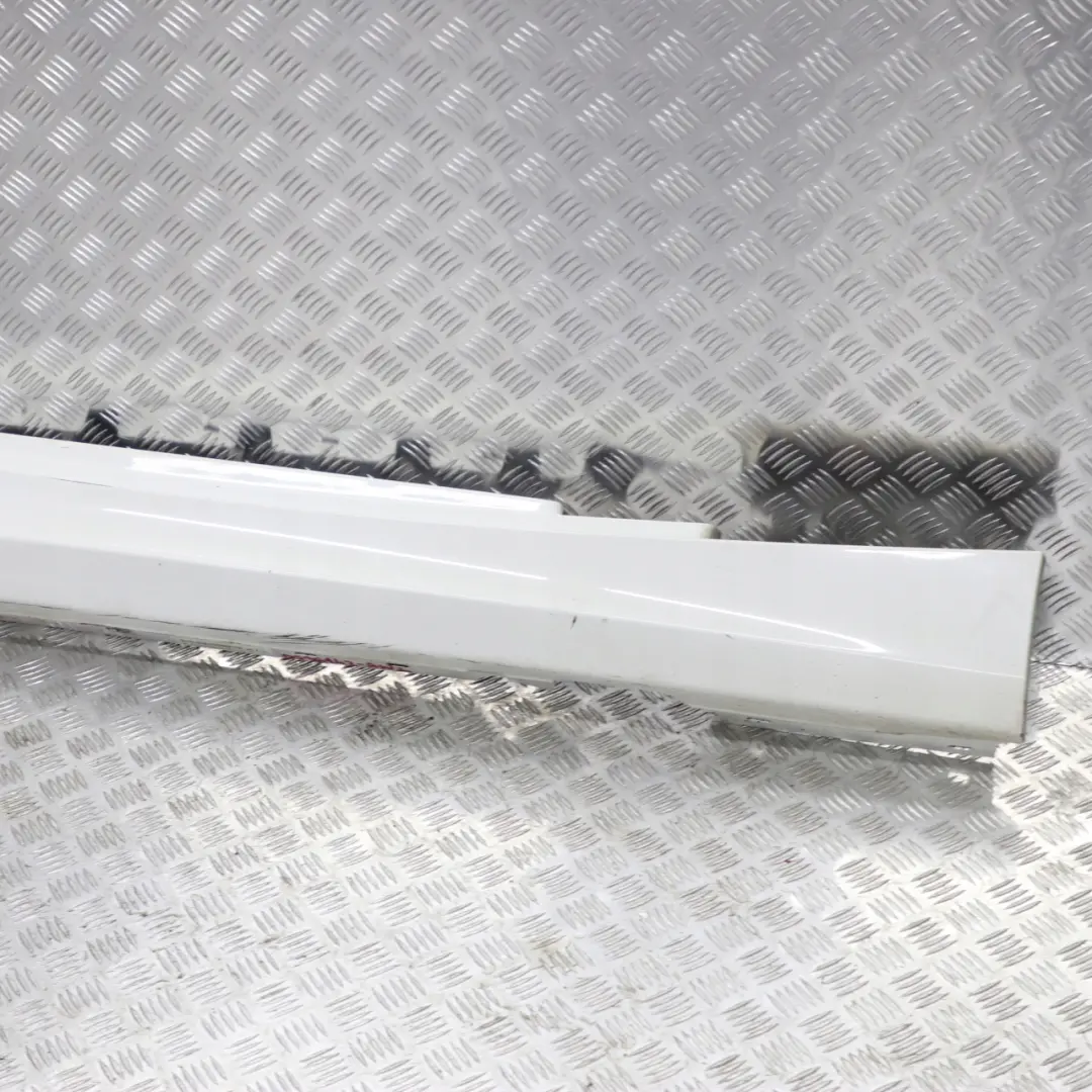 BMW E81 E82 E88 Bas de Porte Couverture Seuil Droite Blanc des Alpes - 300 - SKU 0036142-AW2 - Numéro de pièce 0036142