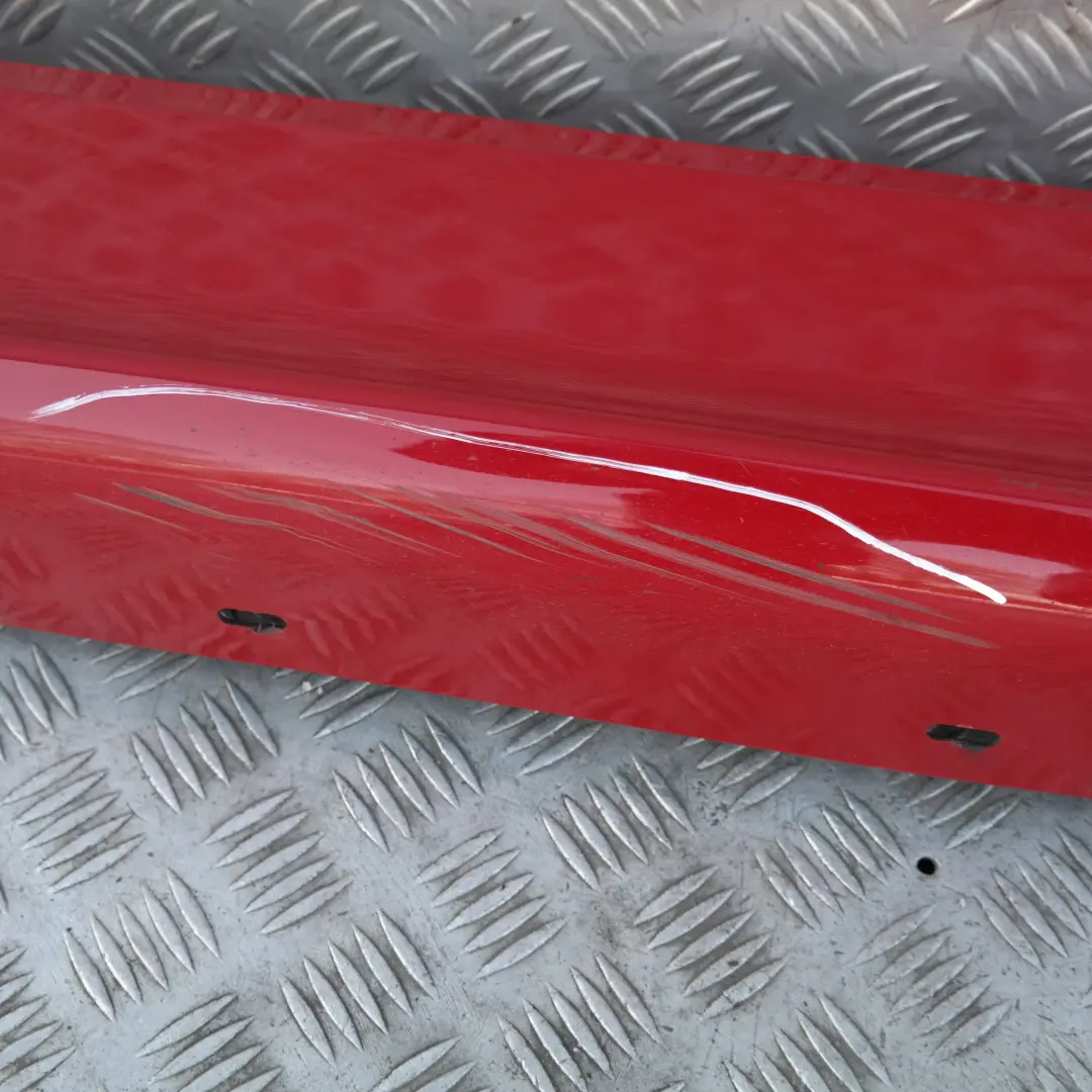 BMW E87 Listello Portiera Apertura Gonna SX Rosso-Cremisi Rosso - SKU 0032949-KAR - Numero di parte 51770032949
