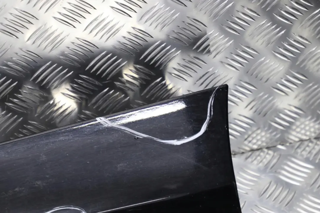 Listello Portiera Apertura Gonne SX Nero per BMW E81 E82 E88 con numero di parte 51770036143 BMW E81 E82 E88 Listello Portiera Apertura Gonne SX Nero - SKU 0036143-SCH4 - Numero di parte 51770036143