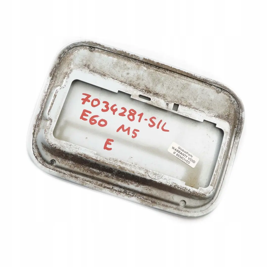 Cache pour Reservoir Bouchon de Argent Silverstone 2 Metal - A29 pour BMW 5 E60 M5 à propos du numéro de pièce 7034281 BMW 5 E60 M5 Cache pour Reservoir Bouchon de Argent Silverstone 2 Metal - A29 - SKU 7034281-SIL - Numéro de pièce 7034281
