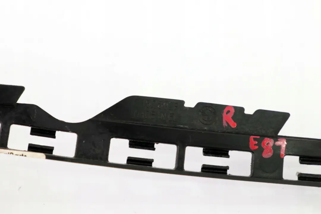 Junta Faro Delantero Derecho 6311 para BMW E87 con número de pieza 7152802 BMW E87 Junta Faro Delantero Derecho 6311 - SKU 7152802 - Número de pieza 7152802