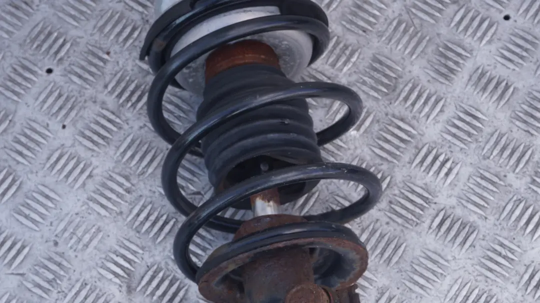 N46 Front Right O/S Suspension Leg Brake Axle to BMW 3 Series E46 Compact 316ti with Part number 1096852 BMW 3 Series E46 Compact 316ti N46 Front Right O/S Suspension Leg Brake Axle - SKU 1096852 - Part number 1096852