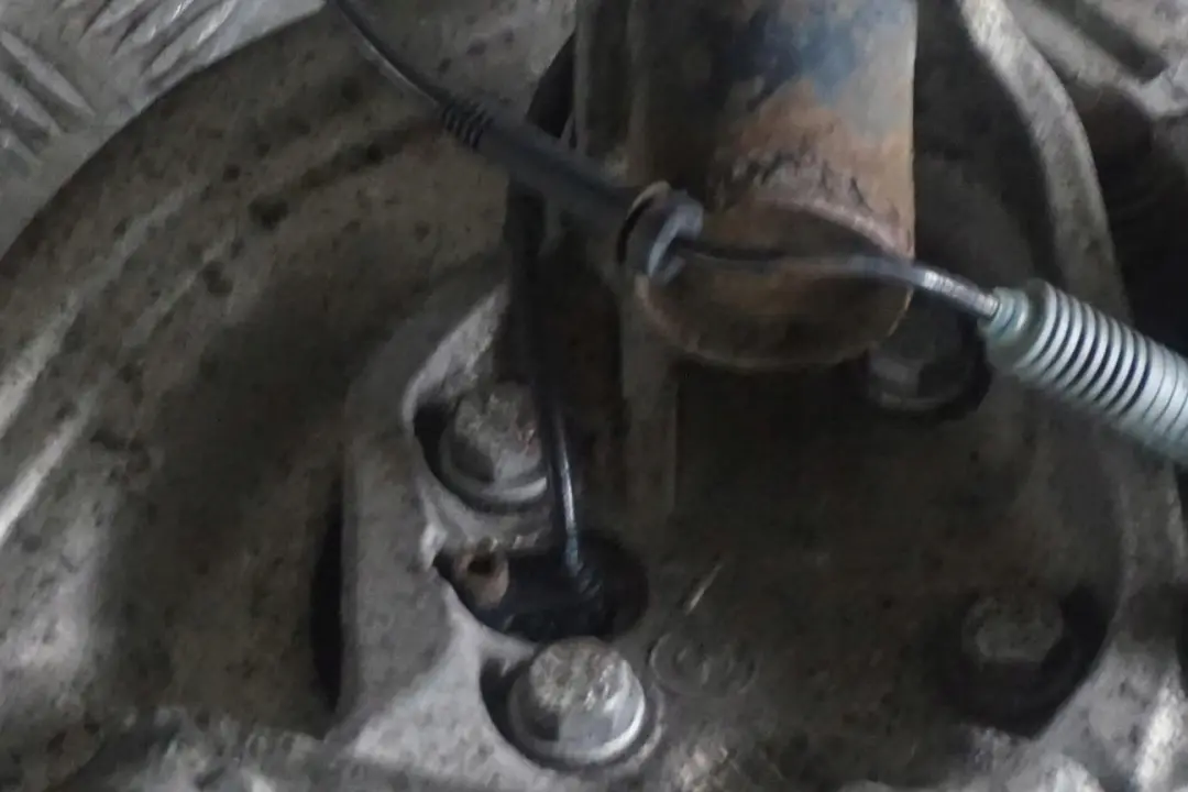 N46 M Sport Front Right O/S Spring Strut Leg Suspension to BMW 3 Series E90 318i with Part number 8036554 BMW 3 Series E90 318i N46 M Sport Front Right O/S Spring Strut Leg Suspension - SKU 8036554-3 - Part number 8036554