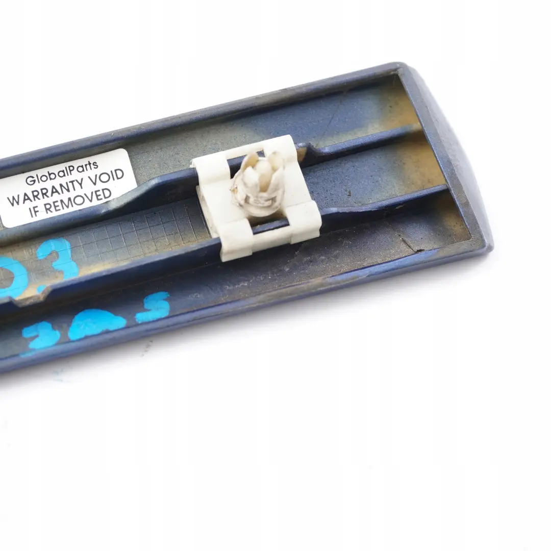 Parafango anteriore destro O/S Striscia modanatura Jaspisblau Blu per Mercedes W203 con numero di parte A2036900262 Mercedes W203 Parafango anteriore destro O/S Striscia modanatura Jaspisblau Blu - SKU A2036900262-JAS - Numero di parte A2036900262