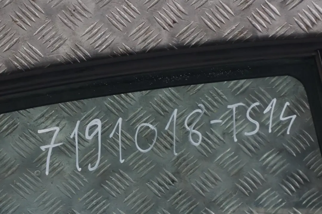 Beifahrer Tür Hinten Rechts Titansilber Silber Metallic 354 für BMW 1 er E87 14 mit Teilenummer 7191018 BMW 1 er E87 14 Beifahrer Tür Hinten Rechts Titansilber Silber Metallic 354 - SKU 7191018-TS14 - Teilenummer 7191018