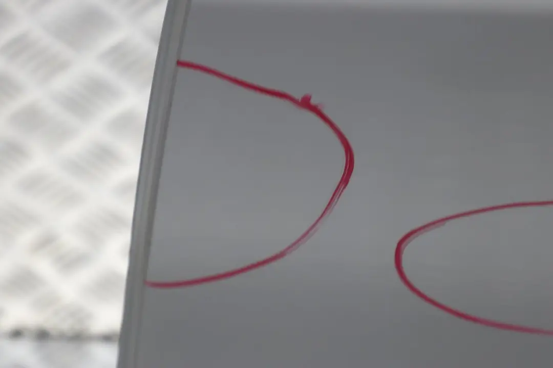 Puerta Trasera Izquierda Titansilber Titan Silver Metallic - 354 para BMW E53 11 con número de pieza 8256827 BMW E53 11 Puerta Trasera Izquierda Titansilber Titan Silver Metallic - 354 - SKU 8256827-TS11 - Número de pieza 8256827