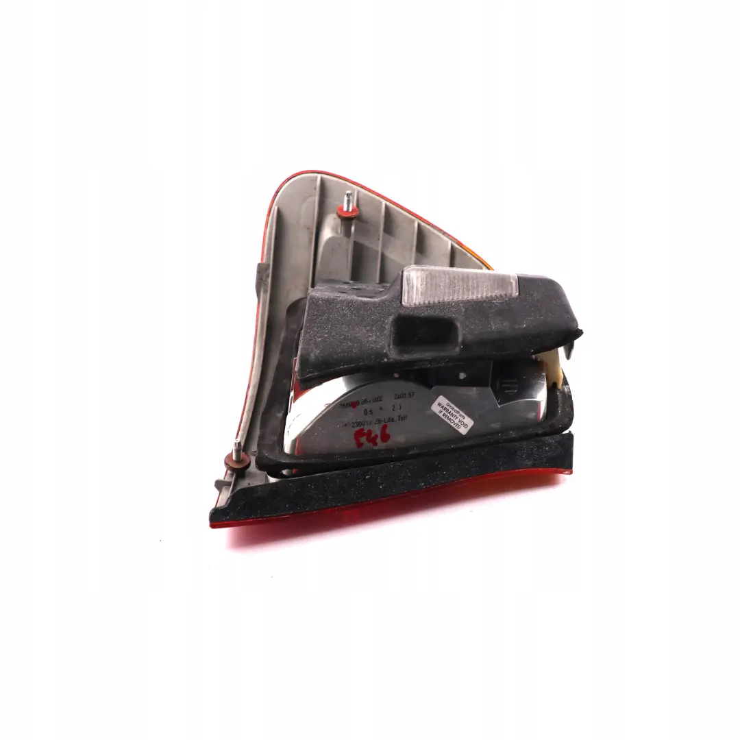 Light In The Side Panel White Right O/S to BMW 3 Series E46 Saloon Rear with Part number 8364922 BMW 3 Series E46 Saloon Rear Light In The Side Panel White Right O/S - SKU 8364922 - Part number 8364922