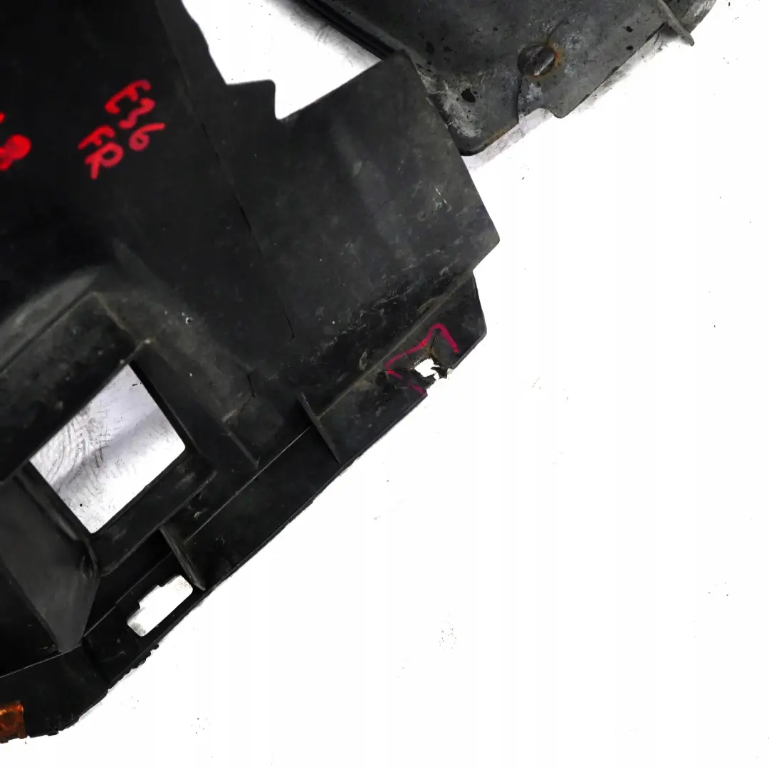 Compacto Delantero Derecho Rueda Arco Guardabarros Panel de Recorte para BMW E36 con número de pieza 8151562 BMW E36 Compacto Delantero Derecho Rueda Arco Guardabarros Panel de Recorte - SKU 8151562 - Número de pieza 8151562