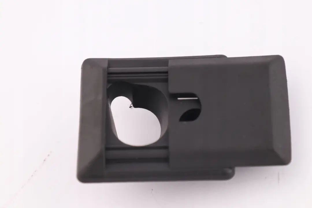 Left N/S Hook Roller Net Cover 8402349 to BMW X5 Series E53 Black Rear with Part number 7003781 BMW X5 Series E53 Black Rear Left N/S Hook Roller Net Cover 8402349 - SKU 8402349-1 - Part number 7003781