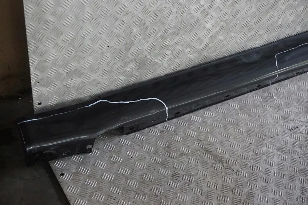 Listello Portiera Copertura Sinistra Ossidiana Nero - 197U per Mercedes CLC CL203 con numero di parte A2036980554 Mercedes CLC CL203 Listello Portiera Copertura Sinistra Ossidiana Nero - 197U - SKU A2036980554-OB - Numero di parte A2036980554